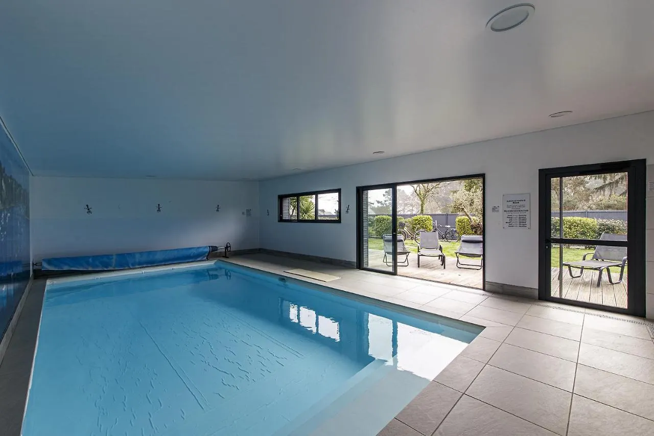 Logoden - Maison Pour 8P Avec Piscine Commune Le Tour-du-Parc