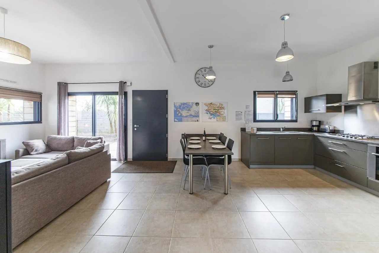 Prázdninový dům Logoden - Maison Pour 8P Avec Piscine Commune Le Tour-du-Parc