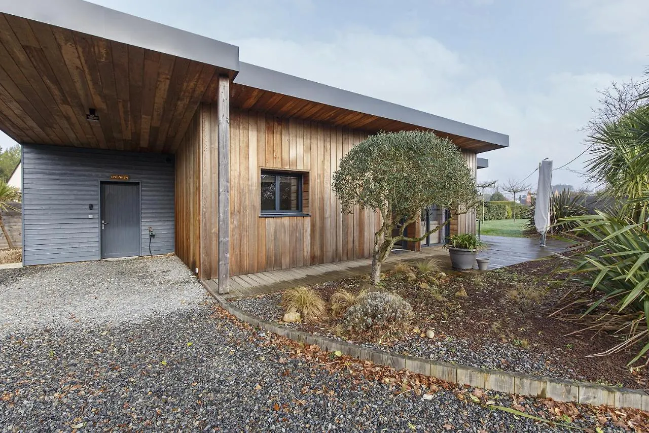 Logoden - Maison Pour 8P Avec Piscine Commune Le Tour-du-Parc 0*,  France